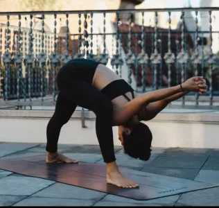 Outdoor Yoga Class - Gallery