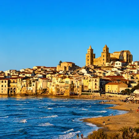 Cefalù Day Trip - Sea, Sun and a Charming Town